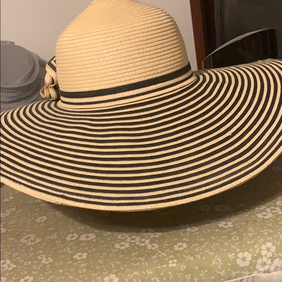 Hat - Picture 3 of 3